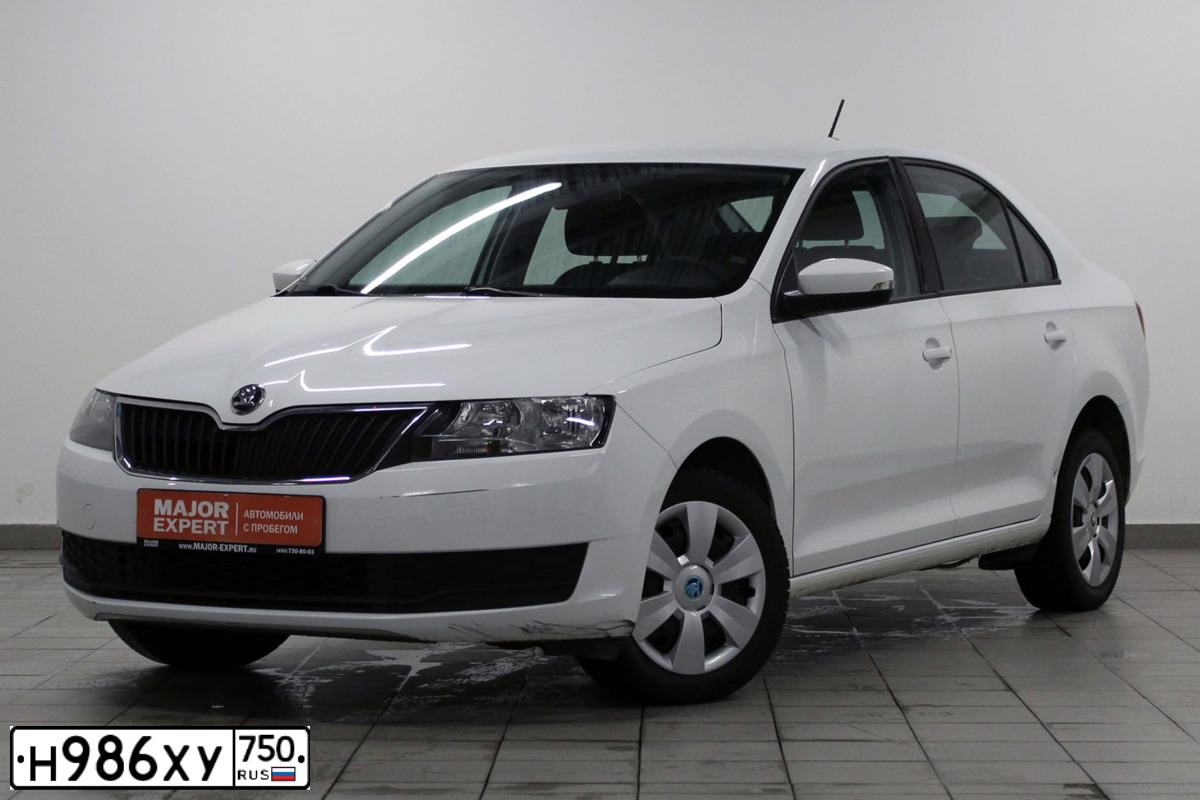 Фото автомобиля SKODA RAPID, 2019 — госномер Х694НК136. Цвет: Белый