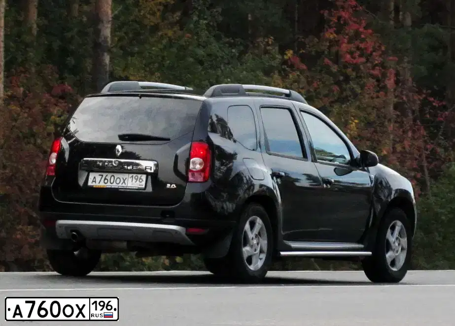 Фото автомобиля RENAULT DUSTER, 2013 — госномер Т895ОУ196. Цвет: ЧЕРНЫЙ