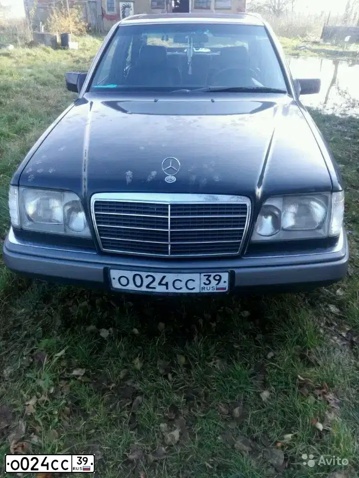 Фото автомобиля MERCEDES E-KLASSE, 1985 — госномер О024СС39. Цвет: ЧЕРНЫЙ