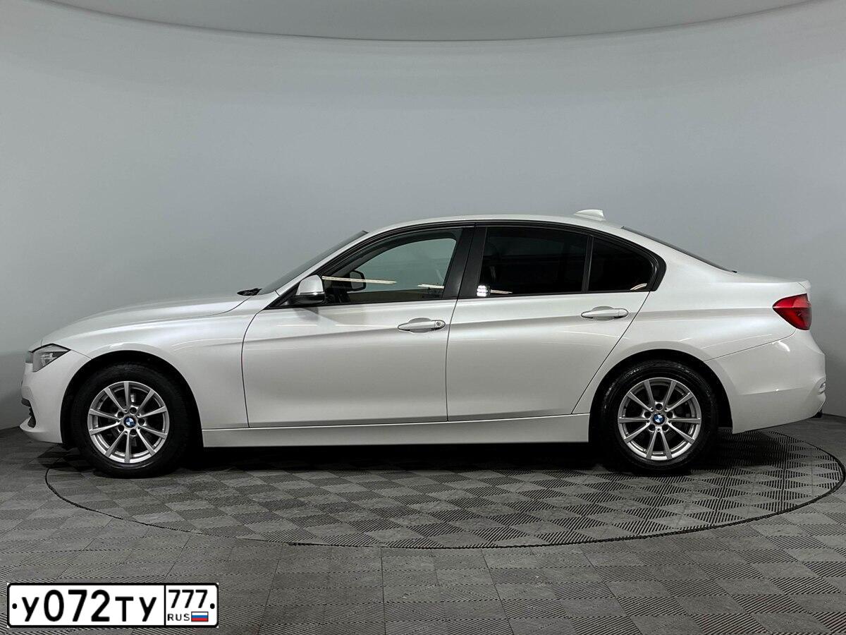 Фото автомобиля BMW 318I, 2016 — госномер А202УА790. Цвет: Белый