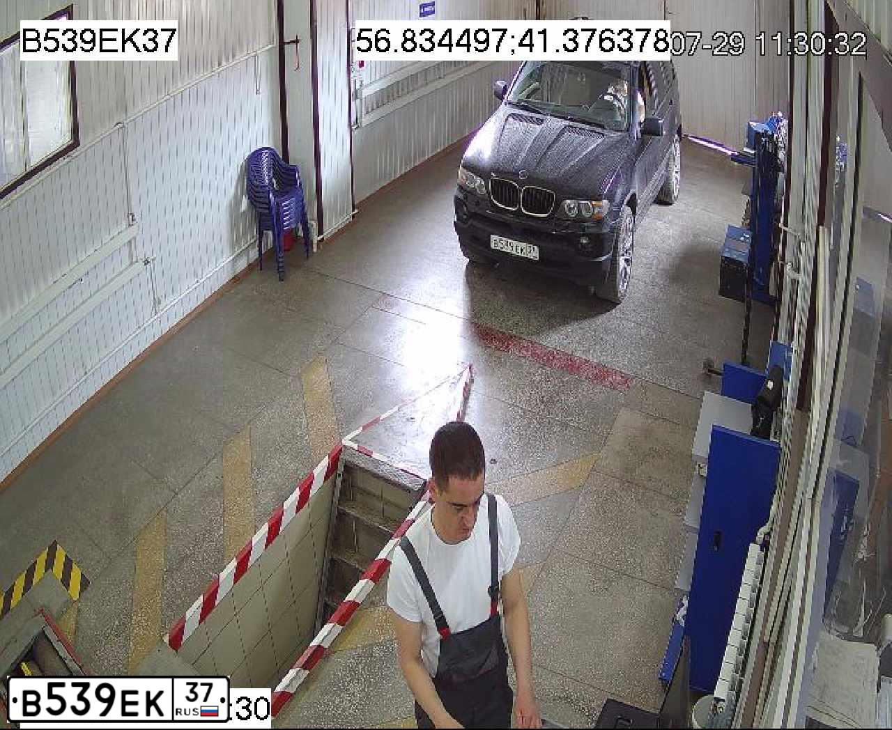 Фото автомобиля BMW X5, 2005 — госномер М561СЕ21. Цвет: ЧЕРНЫЙ