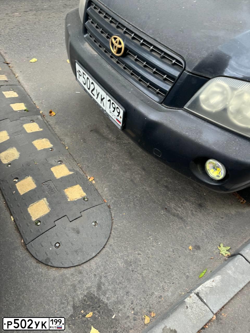 Фото автомобиля TOYOTA Highlander Limited, 2002 — госномер Р502УК199