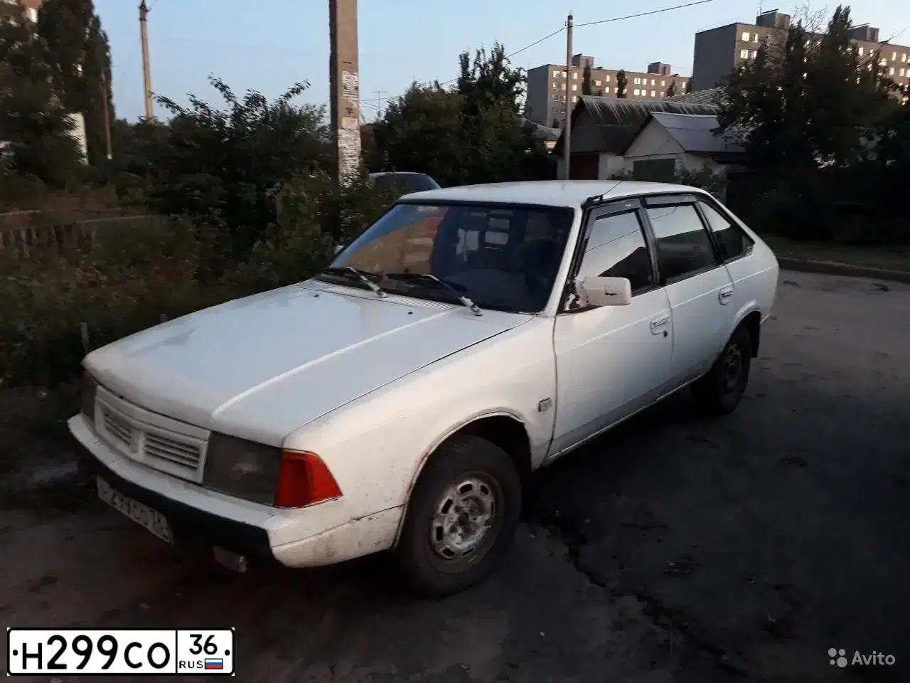 Фото автомобиля AZLK MOSKWITSCH 2141, 1993 — госномер Т863ОР36. Цвет: Белый