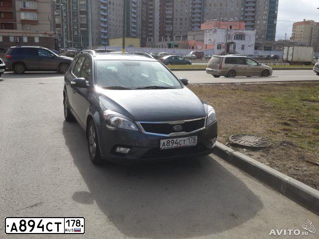 Фото автомобиля KIA CEE'D, 2010 — госномер А894СТ178. Цвет: СЕРЫЙ