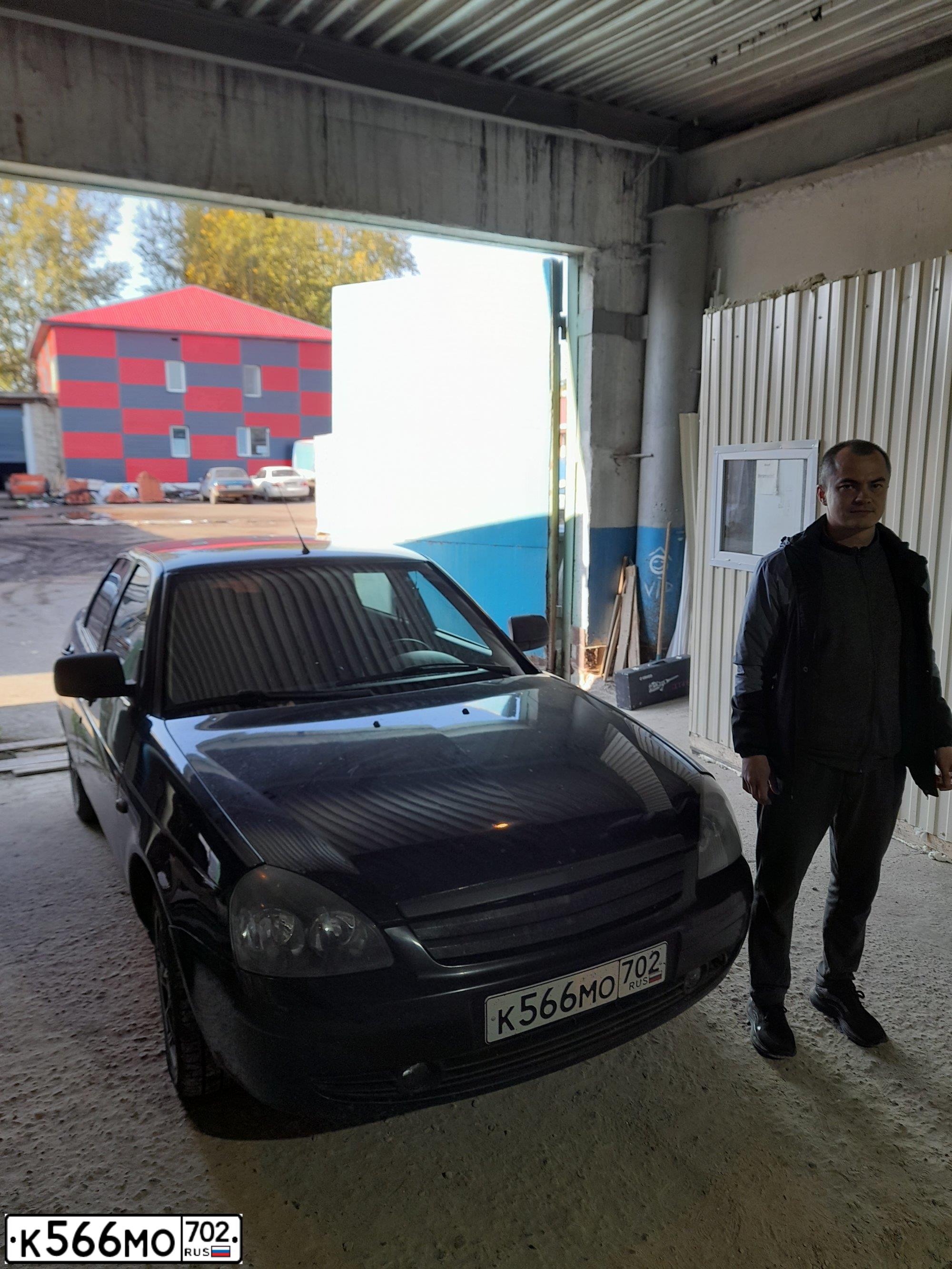 Фото автомобиля LADA 2170 PRIORA, 2012 — госномер А606ЕА702. Цвет: Сине-Черный