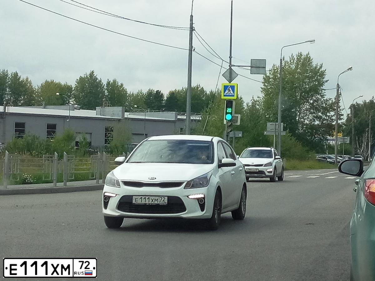 Фото автомобиля UAZ 3151 / HUNTER, 2002 — госномер Р001ТВ72. Цвет: Темно-зеленый