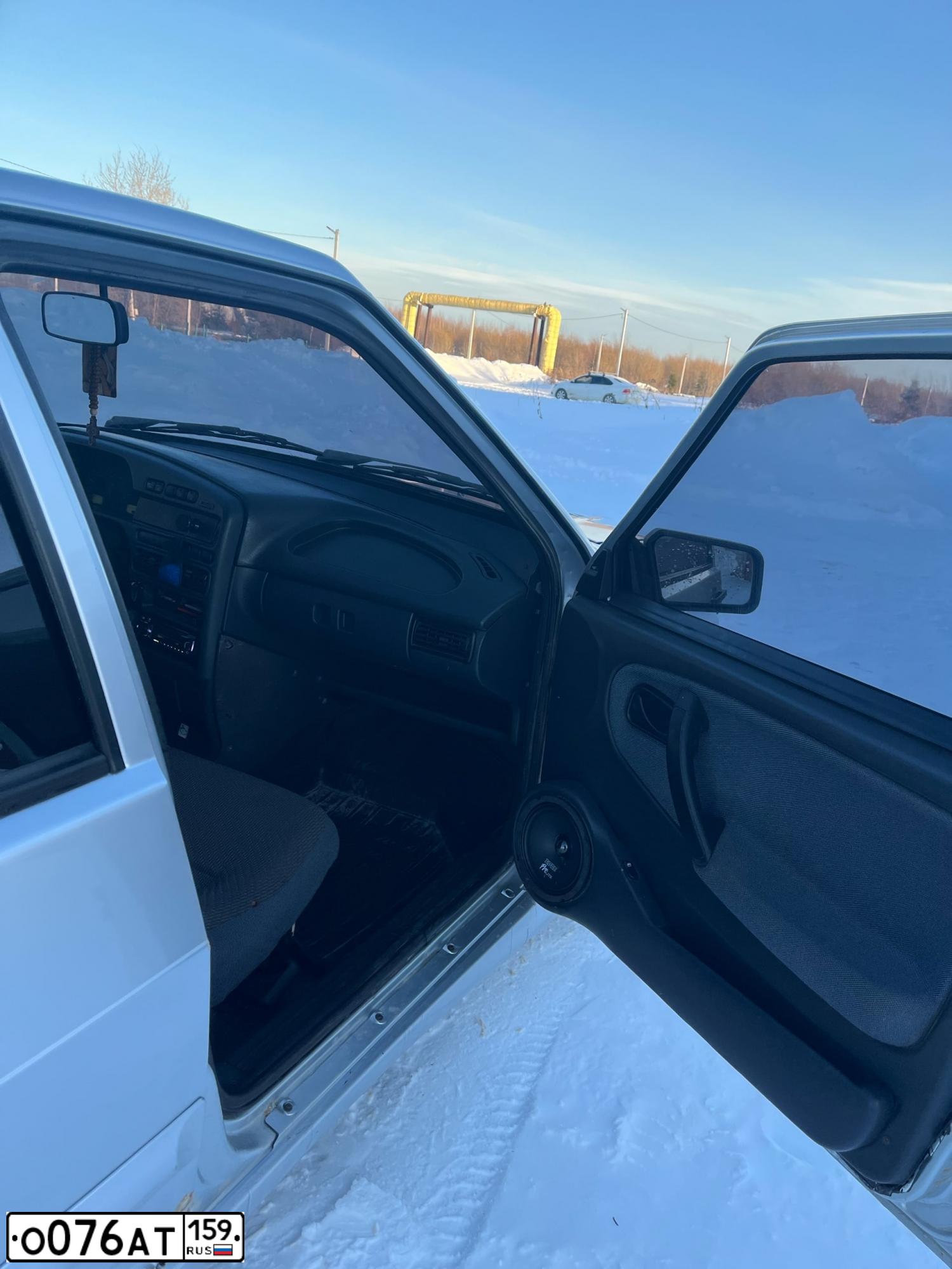 Фото автомобиля LADA 2114 SAMARA, 2009 — госномер Т731СВ196. Цвет: СВЕТЛО СЕРЕБРИСТЫЙ МЕТАЛЛ