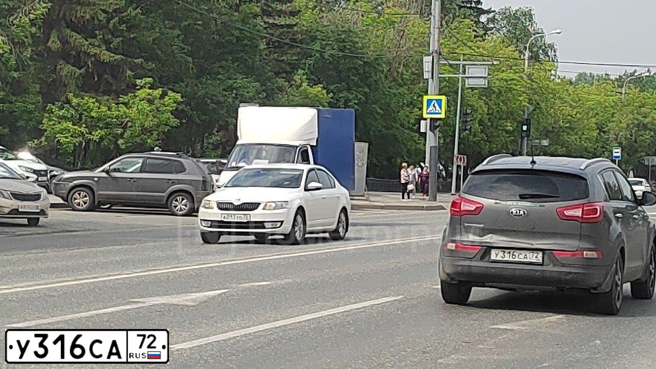 Фото автомобиля NISSAN QASHQAI, 2012 — госномер С222КС72. Цвет: Белый