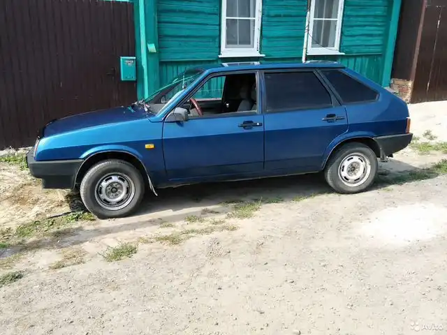 Фото автомобиля LADA 2109 SAMARA, 2004 — госномер В931ВЕ190. Цвет: ЗЕЛЕНЫЙ СИНИЙ