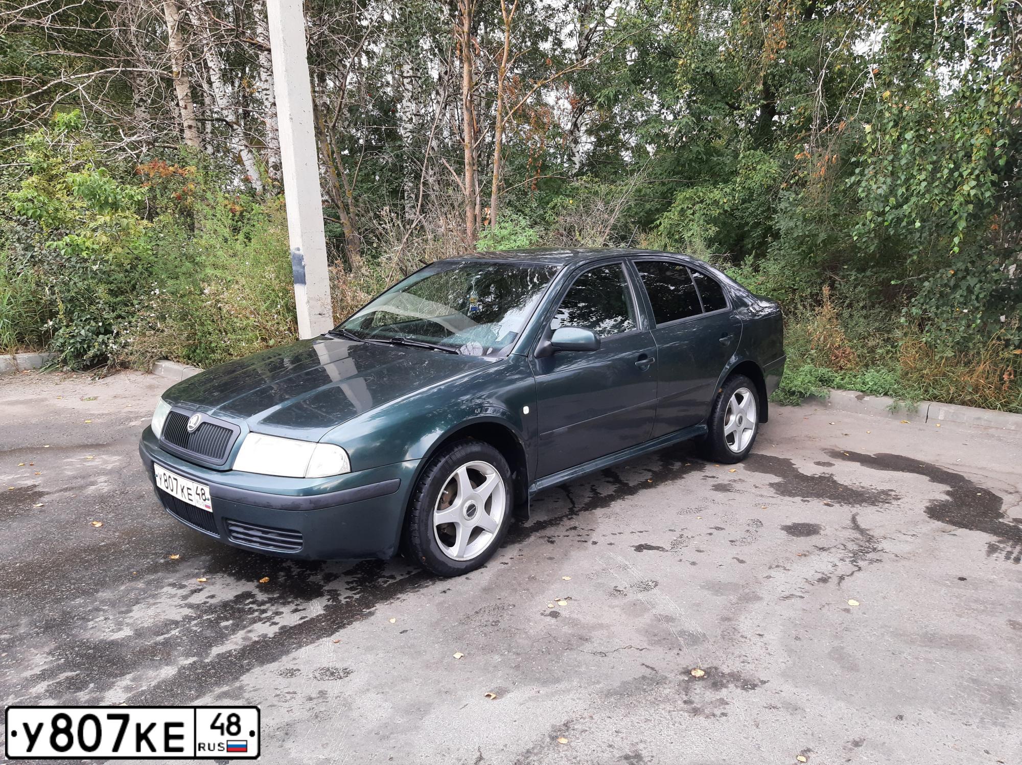 Фото автомобиля SKODA OCTAVIA, 2005 — госномер У807КЕ48. Цвет: ЗЕЛЕНЫЙ