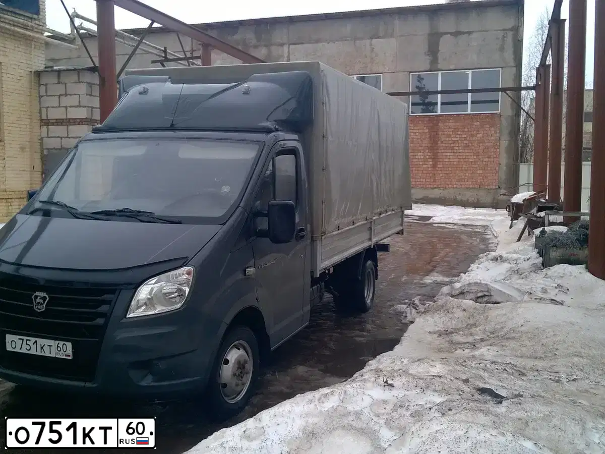 Фото автомобиля GAZ GAZEL NEXT, 2014 — госномер Т716ХЕ198. Цвет: СЕРЫЙ