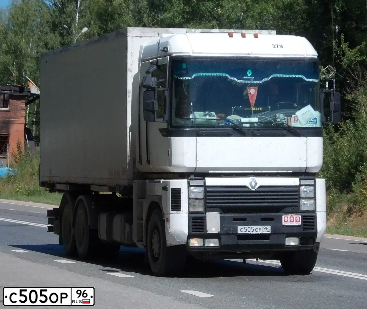 Фото автомобиля VOLVO O VN-SERIE, 2003 — госномер С505ОР96. Цвет: Белый