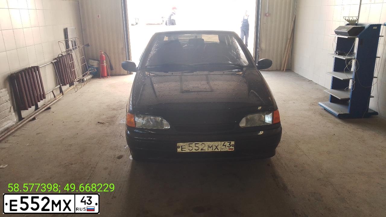 Фото автомобиля LADA 2114 SAMARA, 2009 — госномер Е552МХ43. Цвет: ГРАФИТОВЫЙ МЕТАЛЛИК