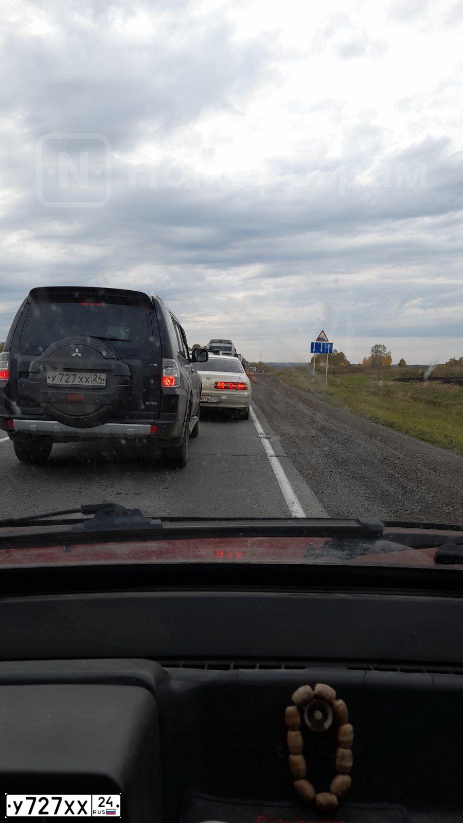 Фото автомобиля MITSUBISHI PAJERO, 2007 — госномер К859РХ124. Цвет: ЧЕРНЫЙ