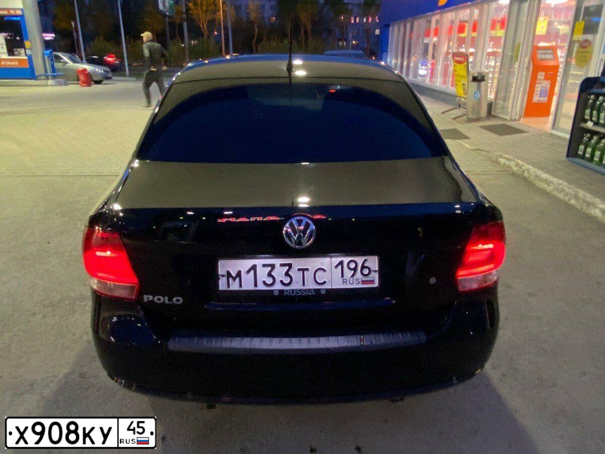 Фото автомобиля VOLKSWAGEN POLO, 2015 — госномер М133ТС196. Цвет: ЧЕРНЫЙ