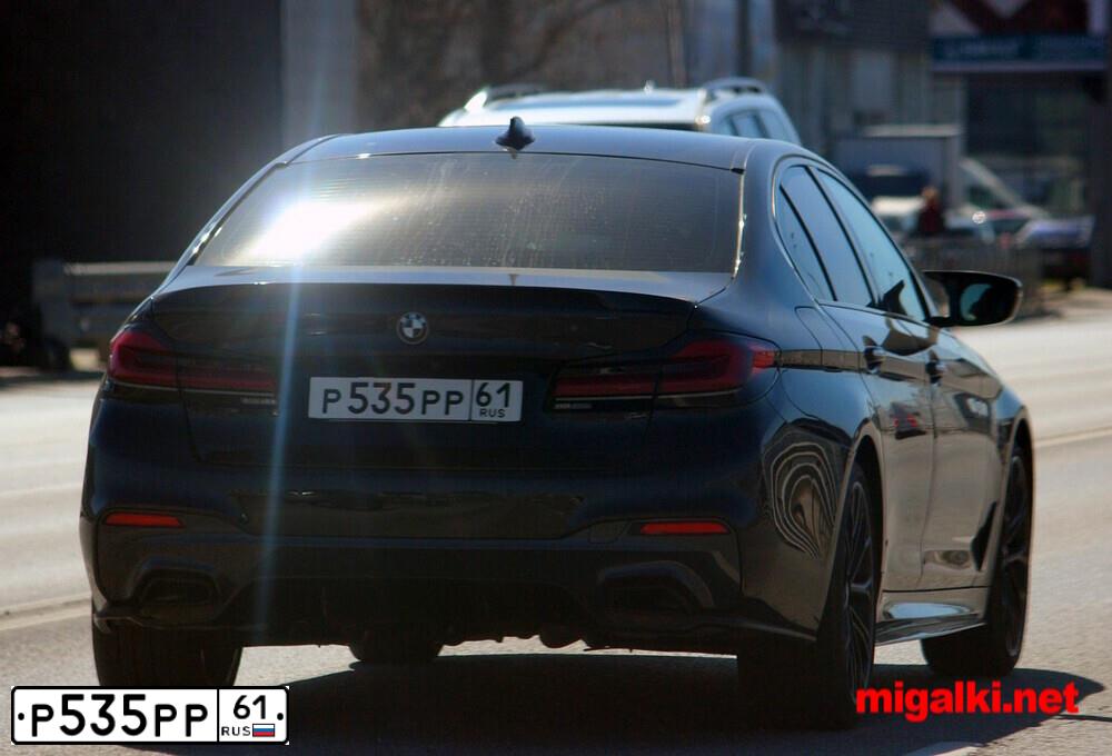 Фото автомобиля BMW 530D, 2018 — госномер В600ОС761. Цвет: ЧЕРНЫЙ