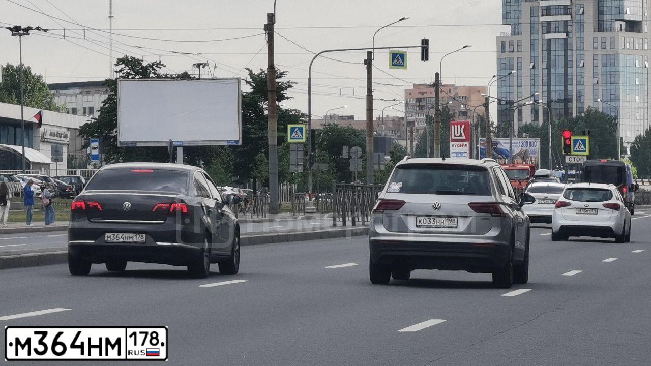 Фото автомобиля VOLKSWAGEN PASSAT, 2012 — госномер М364НМ178. Цвет: Коричневый
