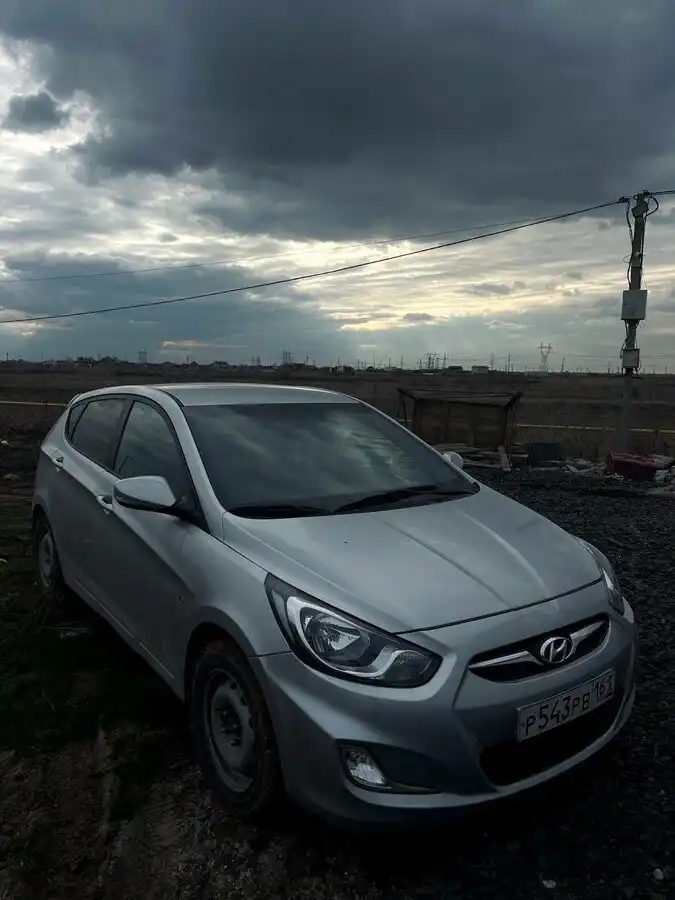 Фото автомобиля HYUNDAI SOLARIS, 2013 — госномер А757АС185