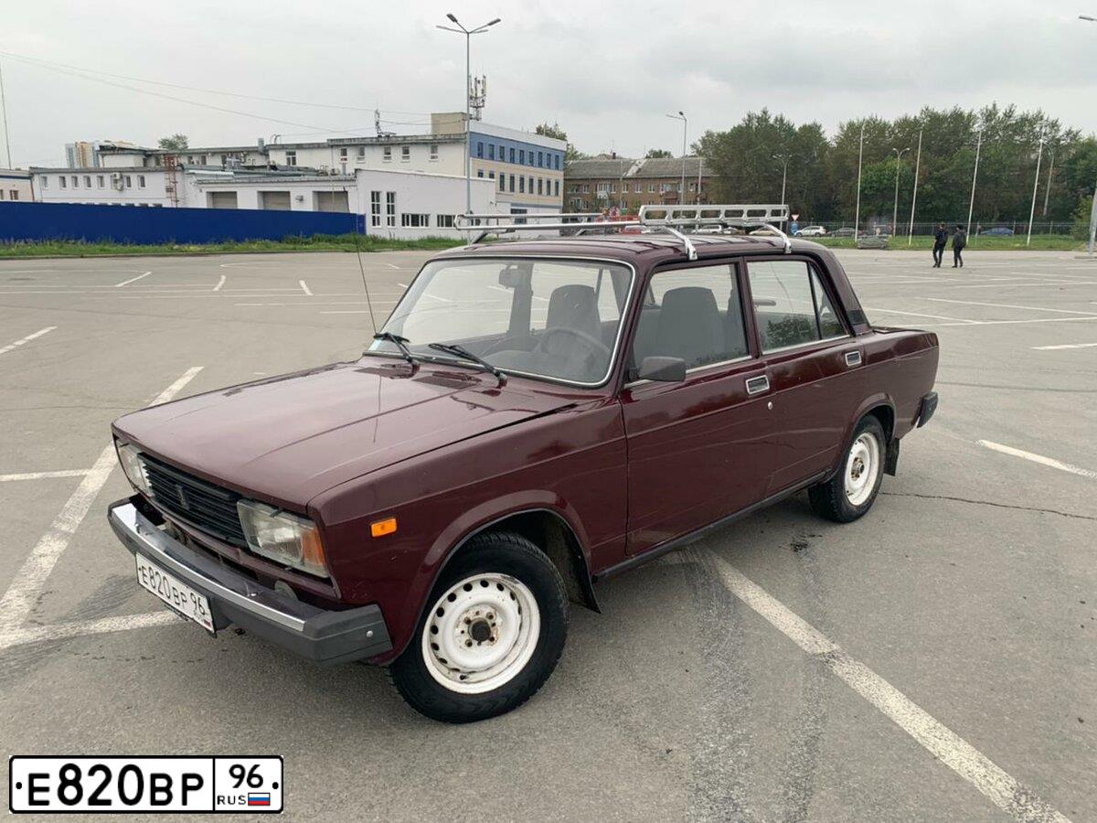 Фото автомобиля LADA 2105, 2006 — госномер Е820ВР96. Цвет: ТЕМНО-КРАСНЫЙ