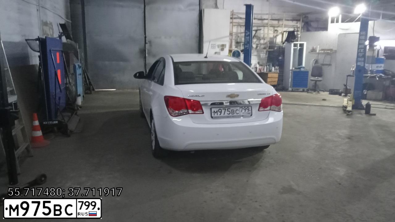 Фото автомобиля CHEVROLET CRUZE, 2011 — госномер М975ВС799. Цвет: Белый