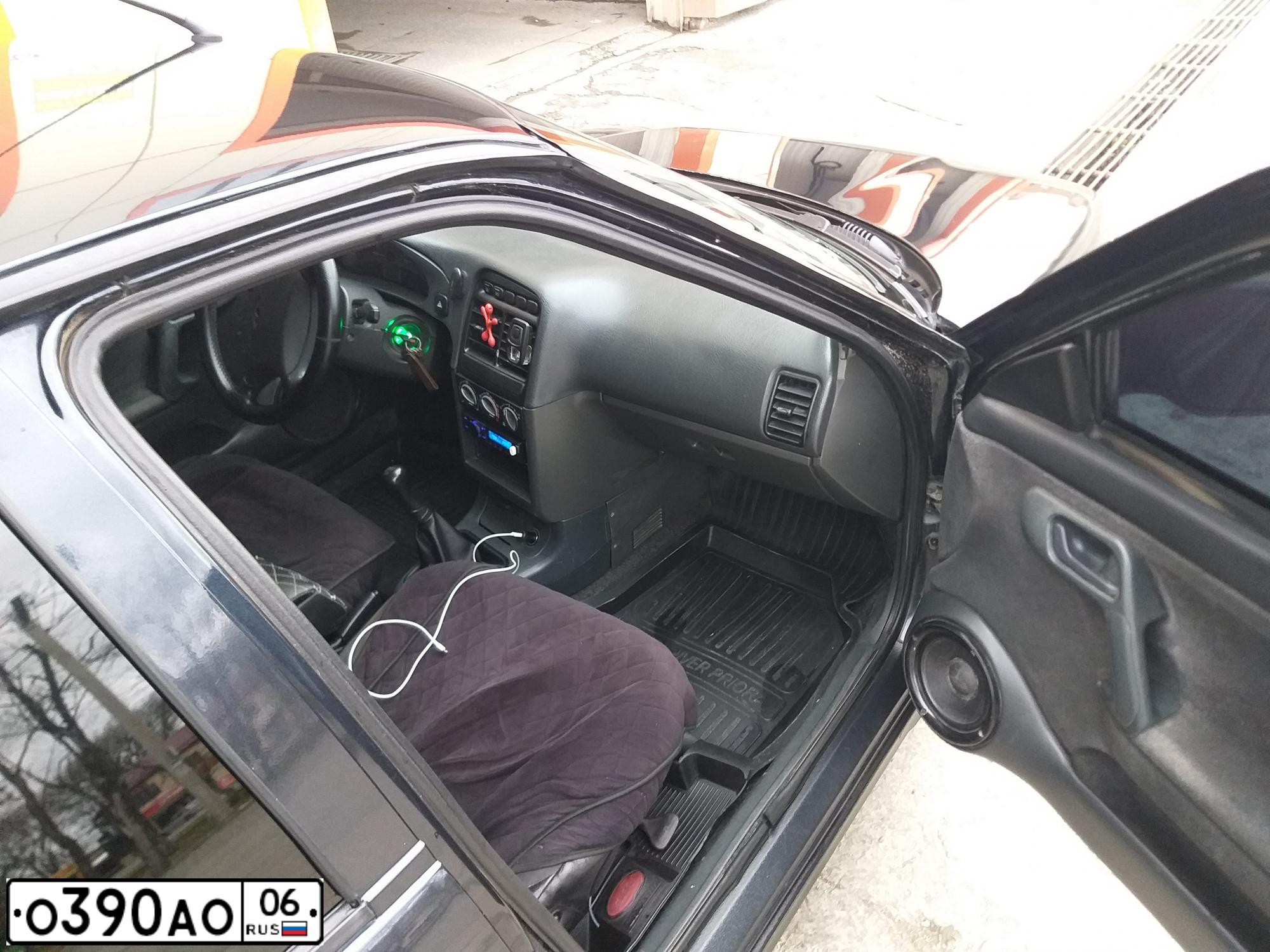 Фото автомобиля LADA 2112, 2006 — госномер О390АО06. Цвет: ГРАФИТОВЫЙ МЕТАЛЛИК