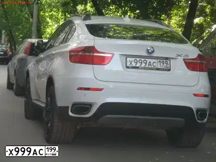 Фото автомобиля BMW X6, 2008 — госномер Х999АС199. Цвет: БЕЛЫЙ