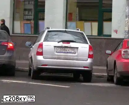 Фото автомобиля CHEVROLET LACETTI, 2010 — госномер С144ТЕ40. Цвет: Серебристый