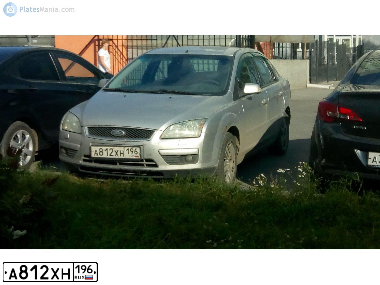 Фото автомобиля FORD FOCUS, 2006 — госномер А812ХН196. Цвет: СВЕТЛО-СЕРЫЙ