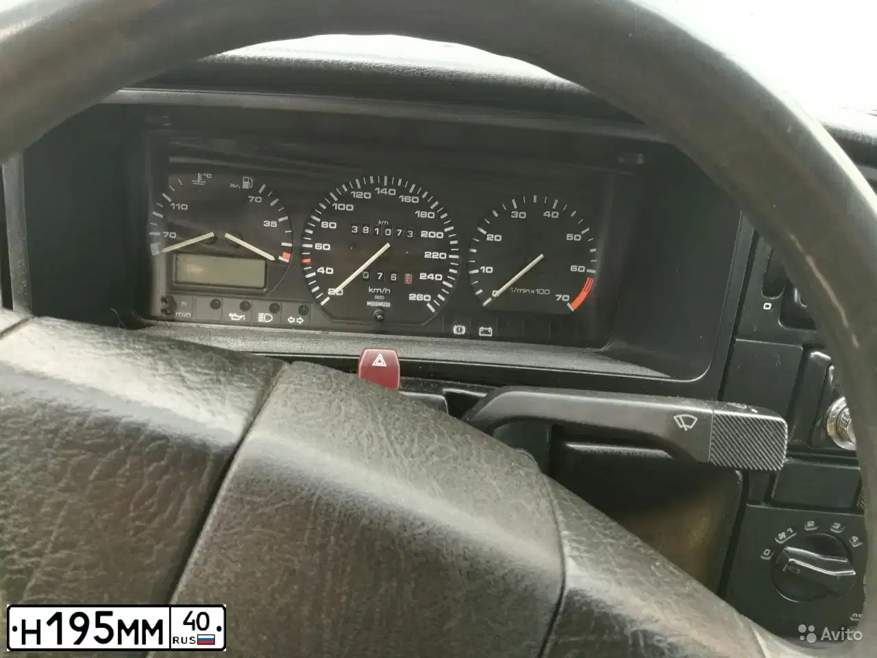 Фото автомобиля VOLKSWAGEN PASSAT, 1990 — госномер Н195ММ40. Цвет: ЧЕРНЫЙ
