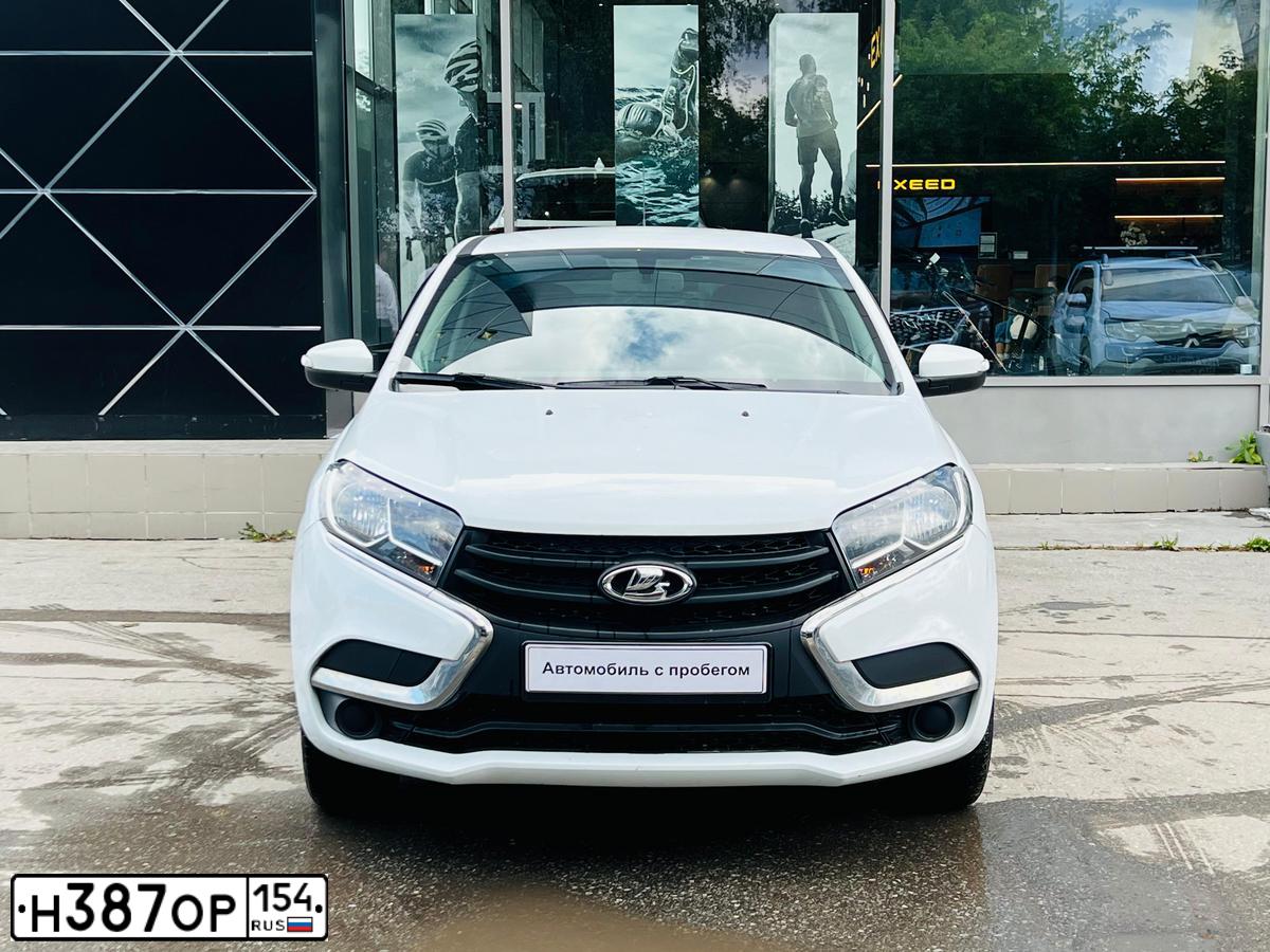 Фото автомобиля LADA XRAY, 2019 — госномер Н387ОР154. Цвет: БЕЛЫЙ