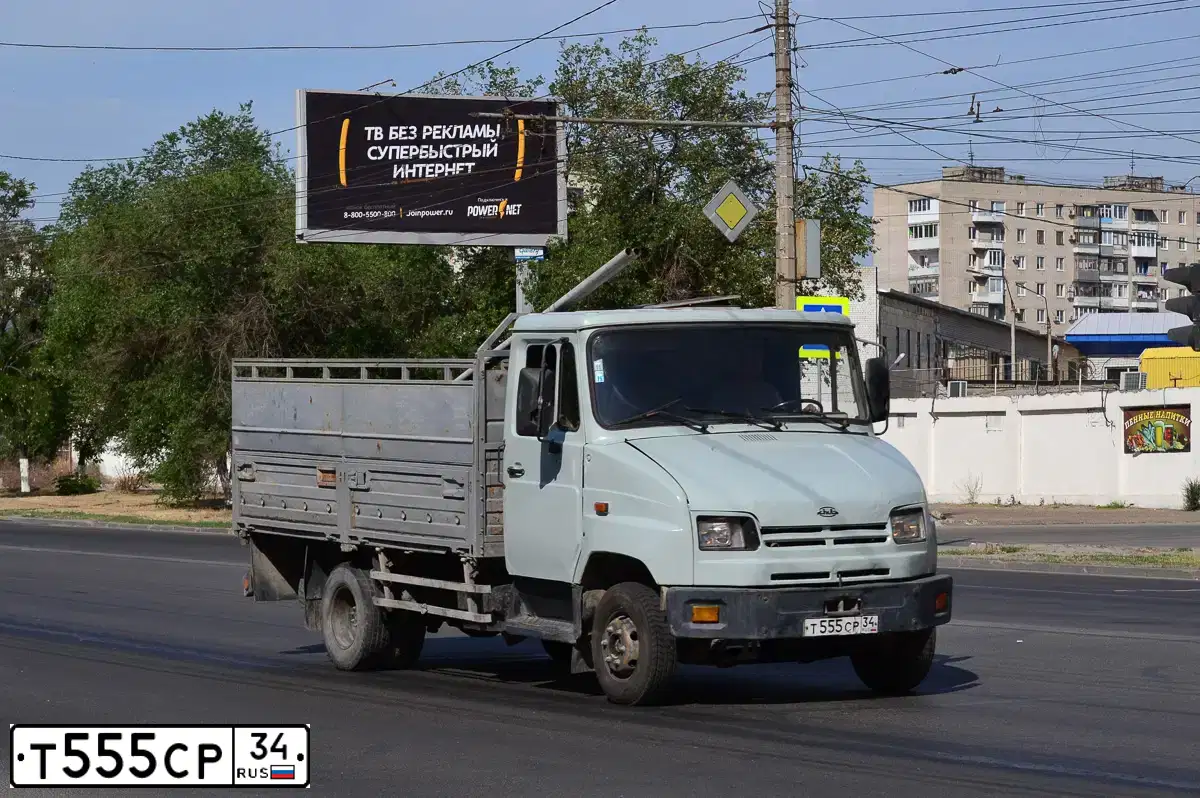 Фото автомобиля ZIL 5301 /4X2/, 2000 — госномер Т555СР34. Цвет: Белый