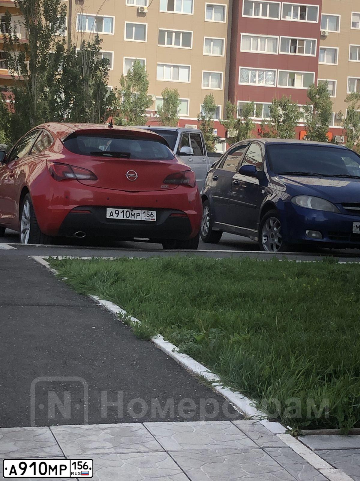 Фото автомобиля OPEL ASTRA, 2012 — госномер А910МР156. Цвет: Красный
