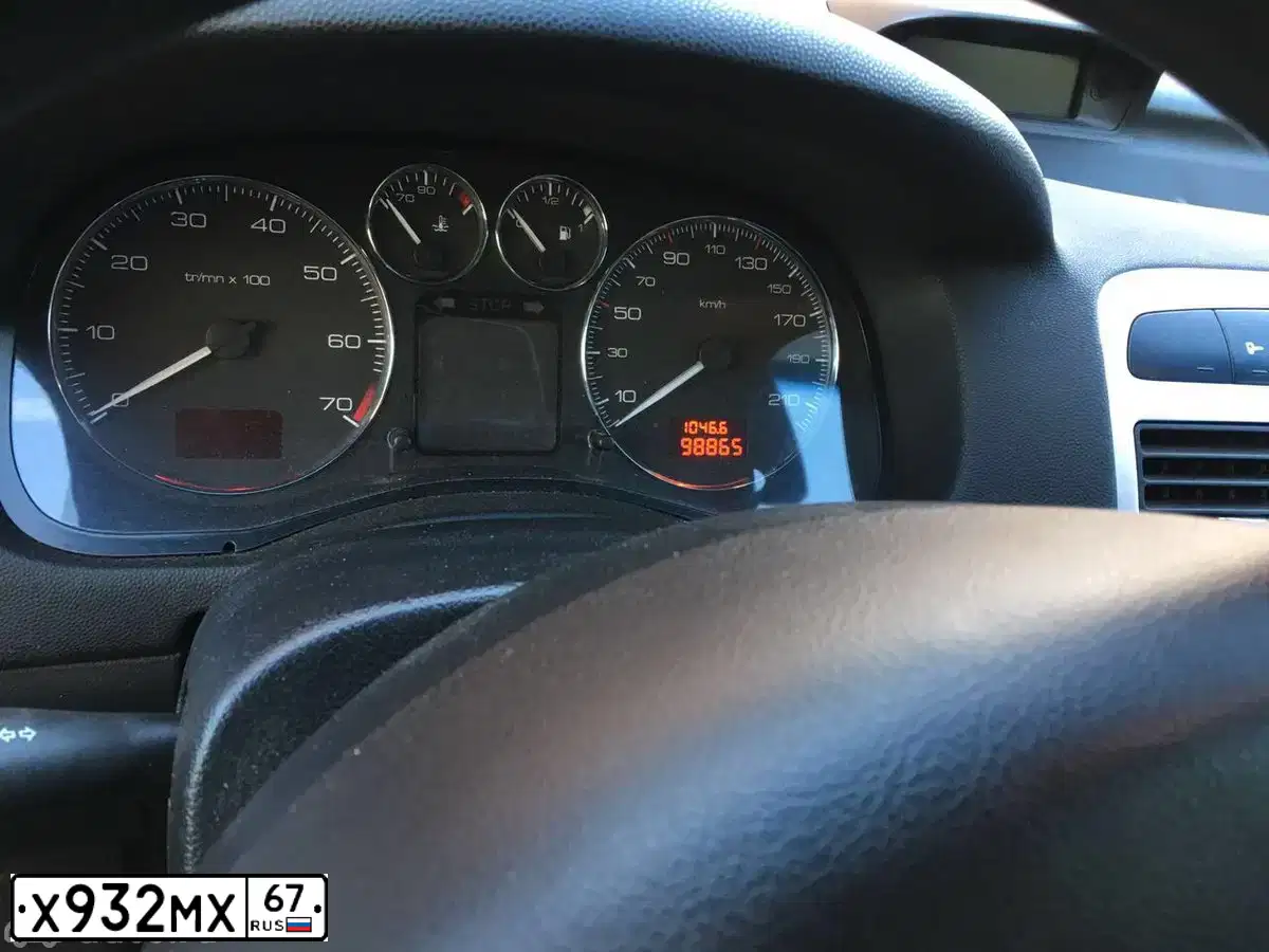 Фото автомобиля PEUGEOT 307, 2007 — госномер Х932МХ67. Цвет: Красный