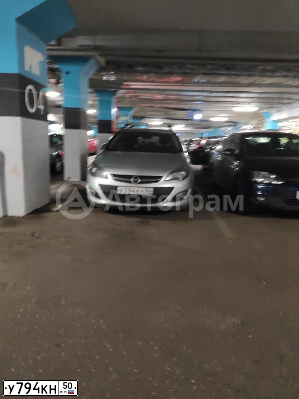 Фото автомобиля VOLKSWAGEN JETTA, 1987 — госномер У794КН50. Цвет: СИНИЙ (ТЕМНО-СИНИЙ)