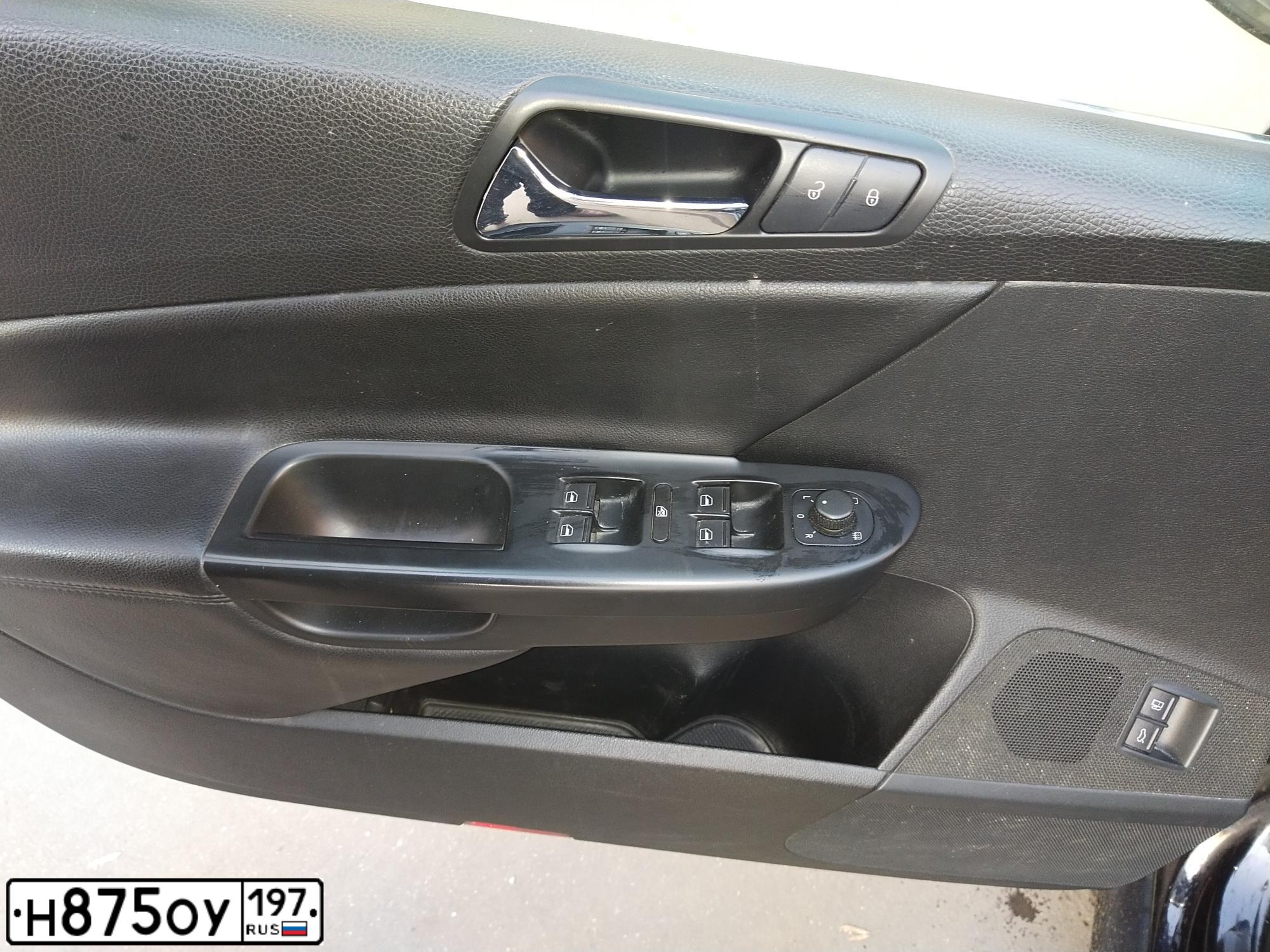 Фото автомобиля VOLKSWAGEN PASSAT, 2007 — госномер В152СВ57. Цвет: ЧЕРНЫЙ
