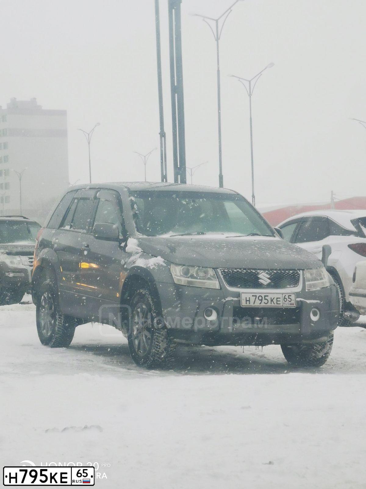 Фото автомобиля SUZUKI ESCUDO, 2007 — госномер Н795КЕ65