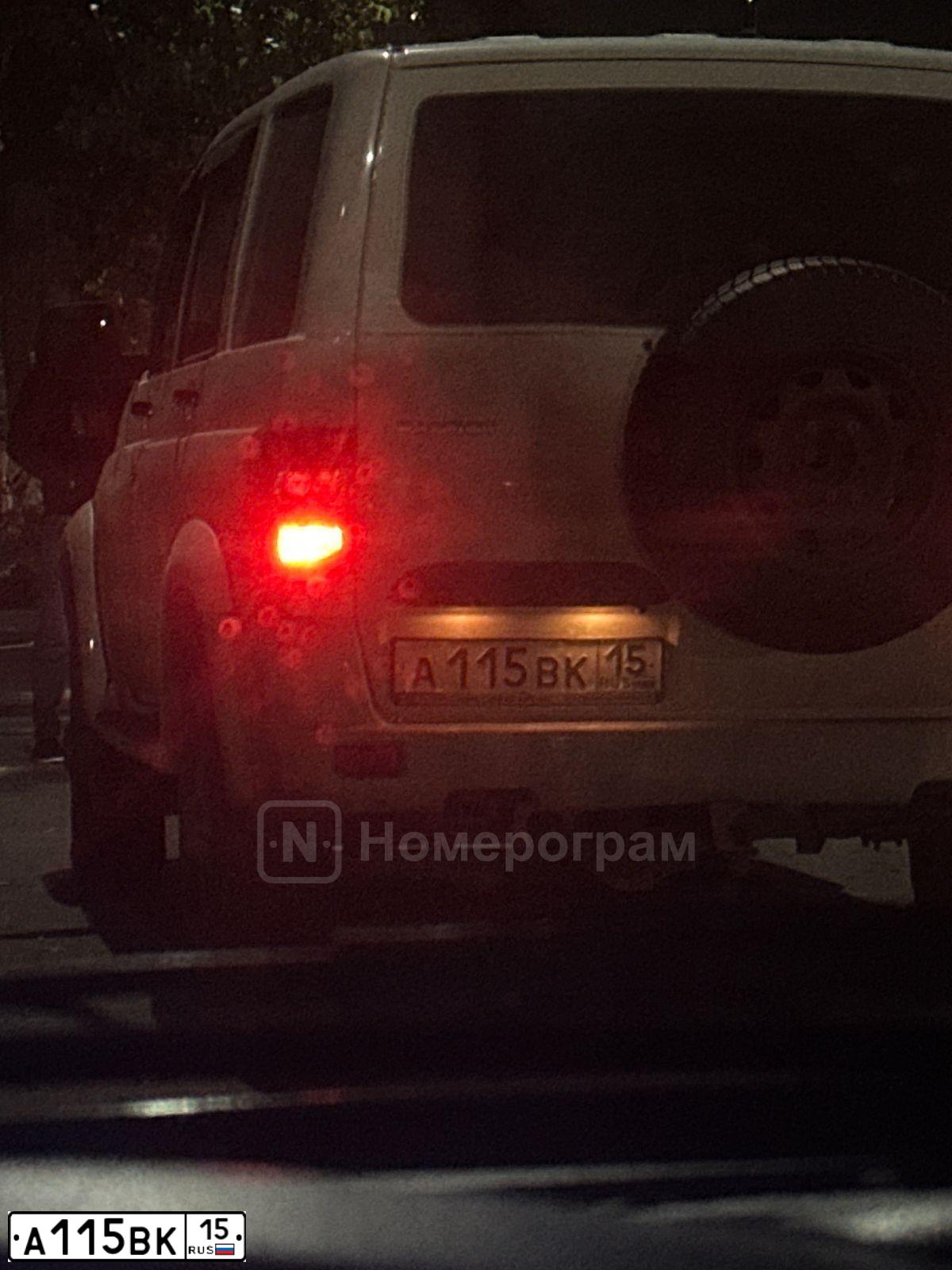 Фото автомобиля LADA 2115 SAMARA, 2008 — госномер А115ВК15. Цвет: ГРАФИТ -МЕТАЛЛ