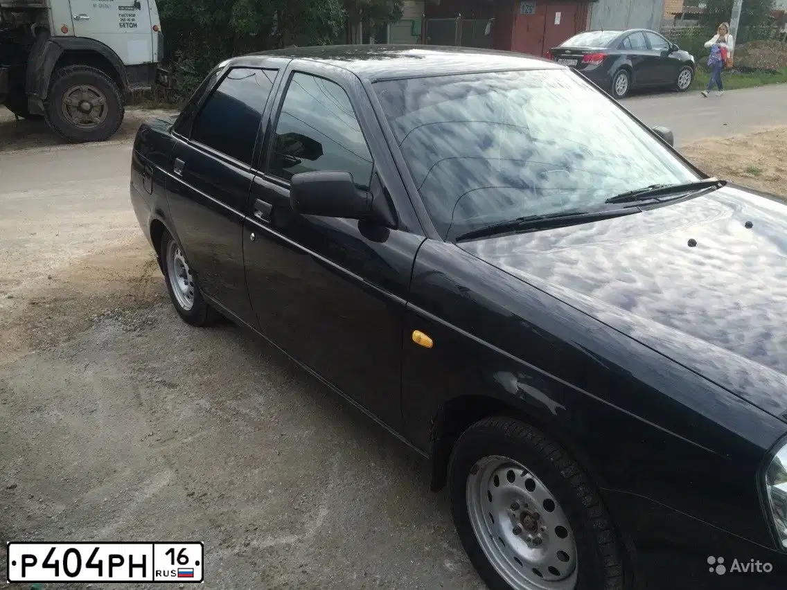 Фото автомобиля LADA 2170 PRIORA, 2008 — госномер Р989ОН58. Цвет: ГРАФИТОВЫ МЕТАЛЛИК