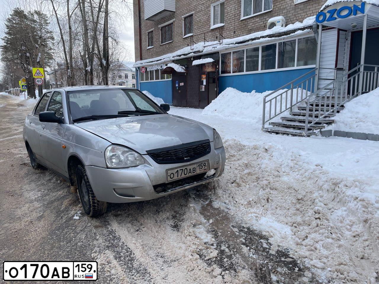 Фото автомобиля LADA 2170 PRIORA, 2007 — госномер Р381ТТ159. Цвет: Серебристый