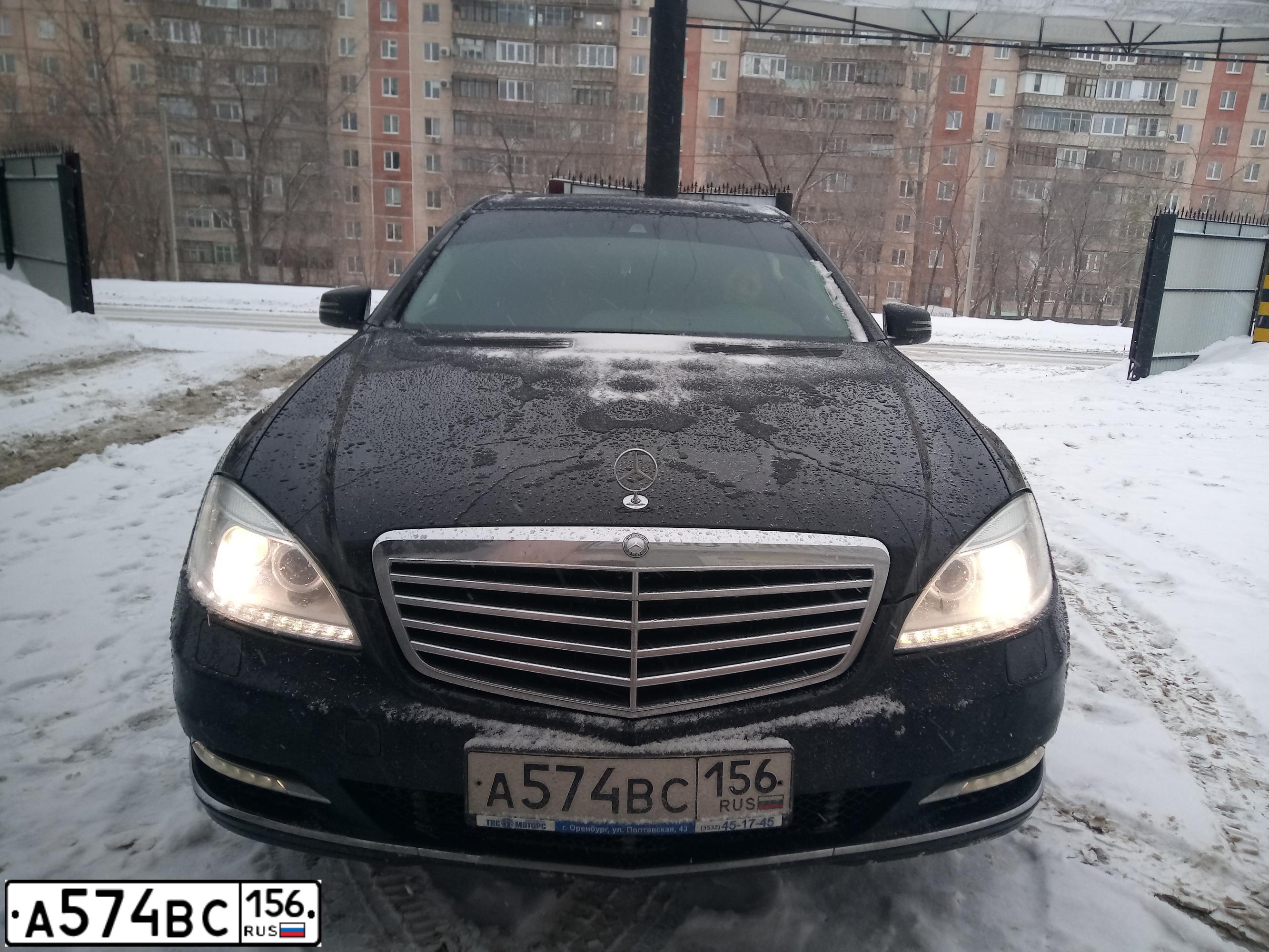Фото автомобиля MERCEDES S-KLASSE, 2010 — госномер Н111УК56. Цвет: ЧЕРНЫЙ