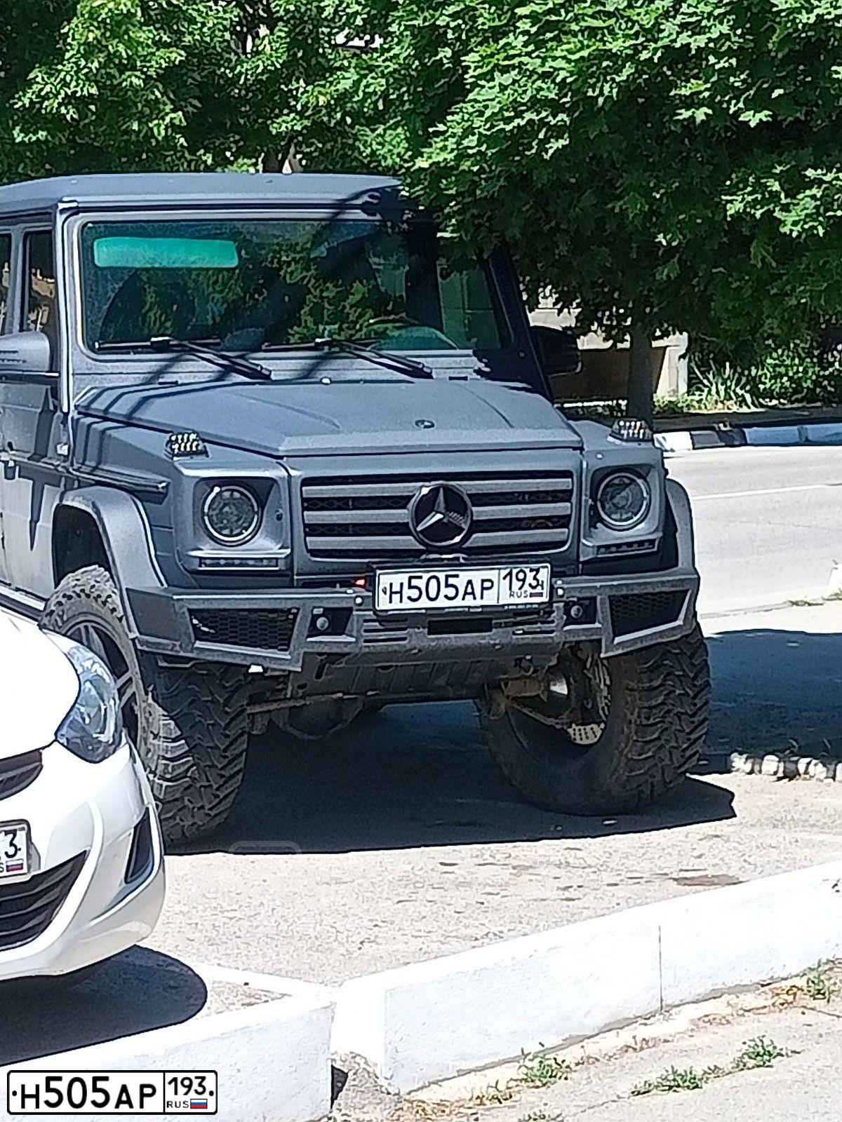 Фото автомобиля MERCEDES G-KLASSE, 1992 — госномер С569СХ99. Цвет: ТЕМНО СЕРЫЙ