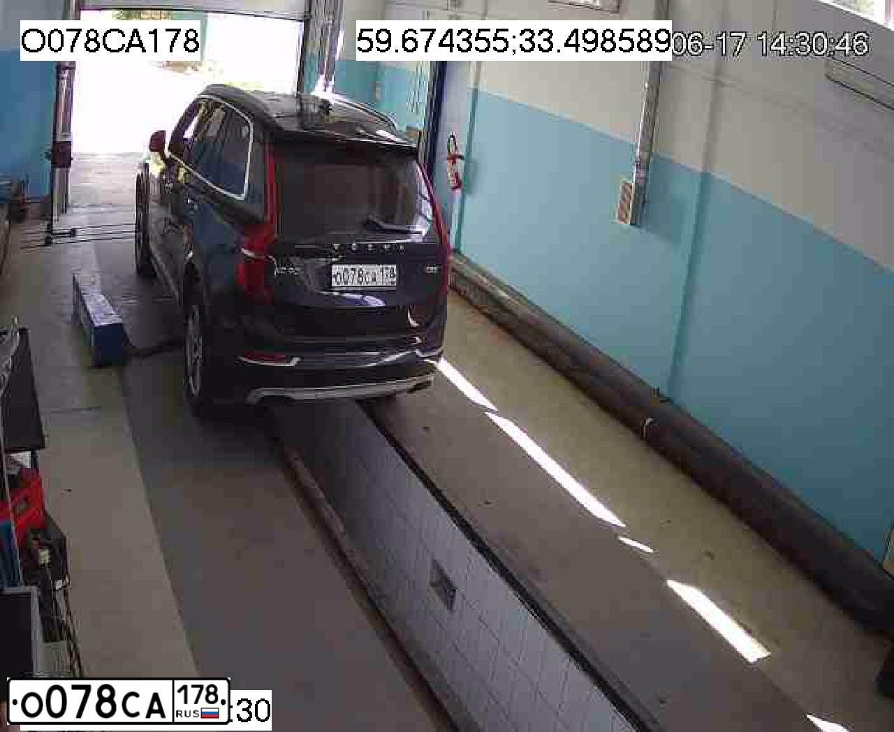 Фото автомобиля VOLKSWAGEN PASSAT, 2001 — госномер О078СА178. Цвет: ЧЕРНЫЙ