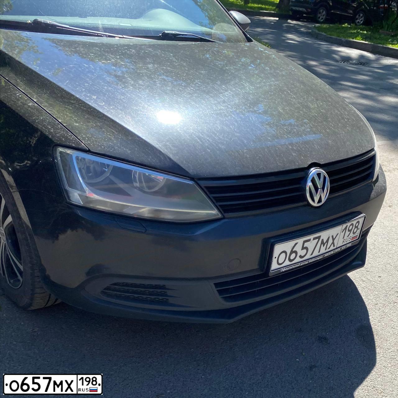 Фото автомобиля VOLKSWAGEN JETTA, 2012 — госномер О657МХ198. Цвет: ЧЕРНЫЙ
