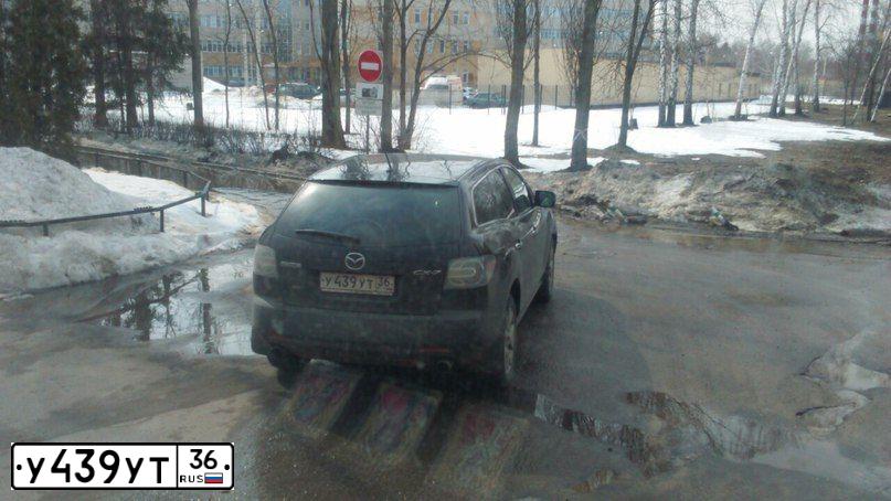 Фото автомобиля LADA 2107, 2000 — госномер У439УТ36. Цвет: КРАСНЫЙ