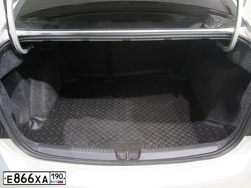 Фото автомобиля VOLKSWAGEN POLO, 2012 — госномер С882ТЕ62. Цвет: Серебристо-Желтый