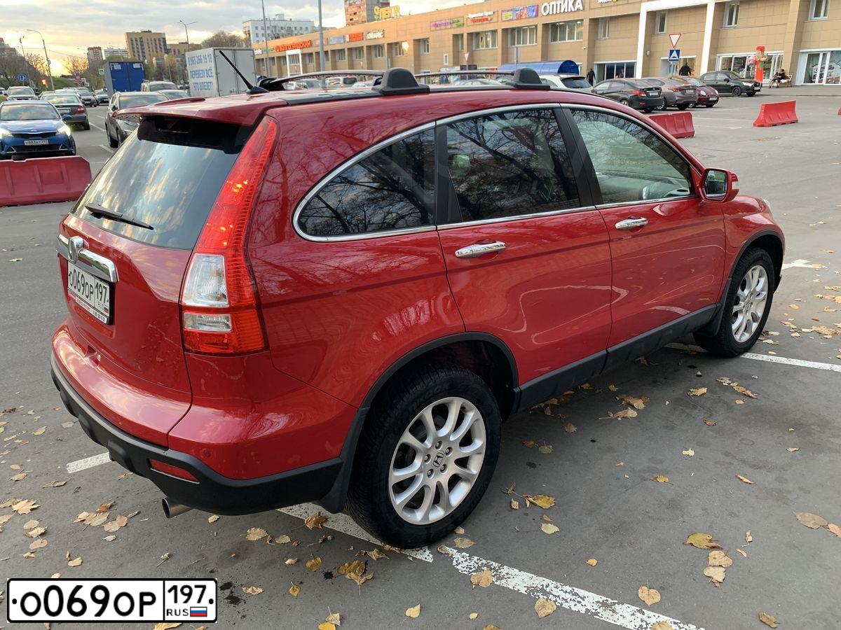 Фото автомобиля HONDA CR-V, 2008 — госномер О069ОР197. Цвет: Красный