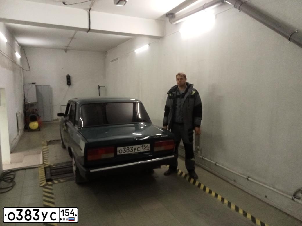 Фото автомобиля LADA 2107 LADA, 2001 — госномер О383УС154. Цвет: сине-зеленый