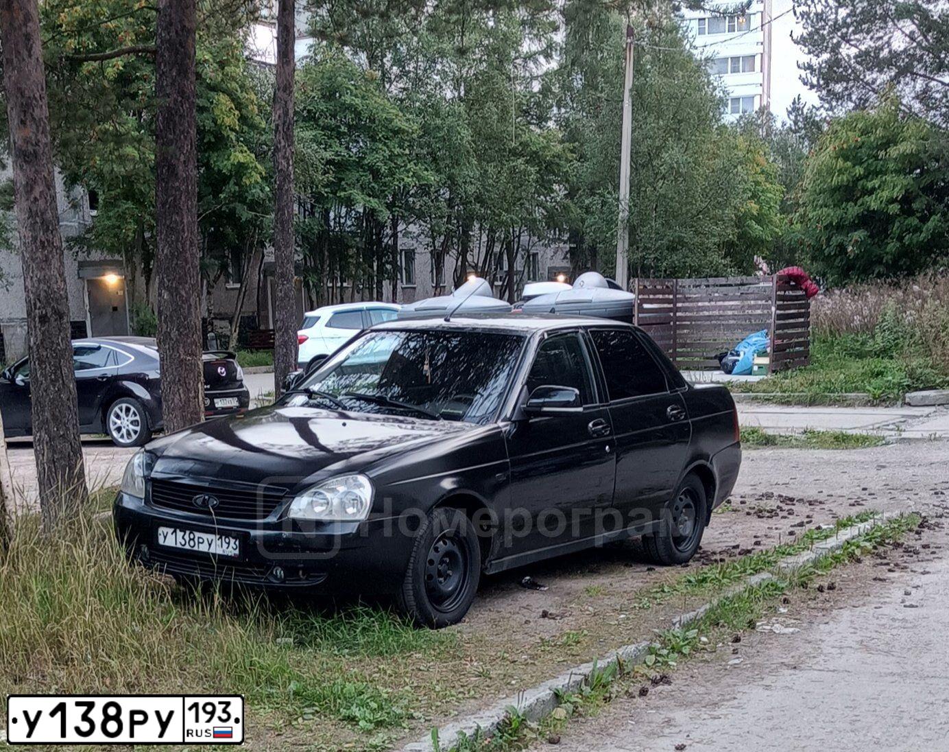 Фото автомобиля LADA 2170 PRIORA, 2008 — госномер У430ВО76. Цвет: Темно-зеленый
