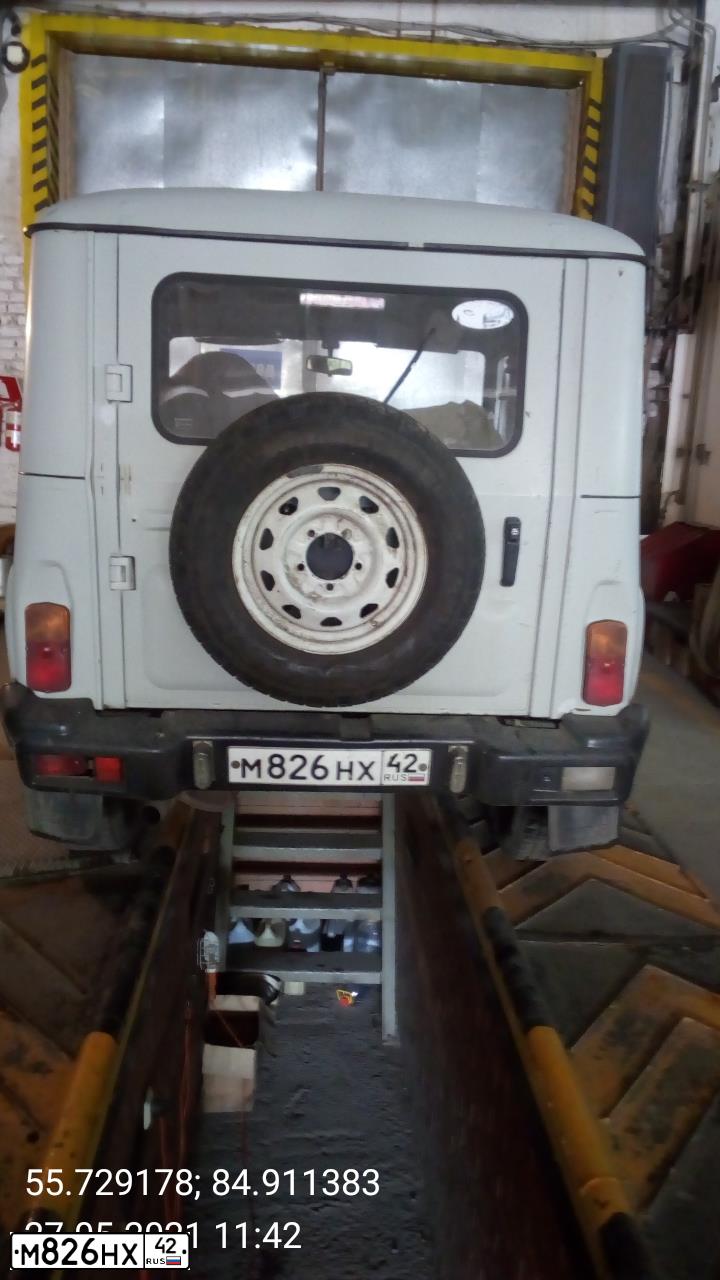 Фото автомобиля UAZ 3151 / HUNTER, 2004 — госномер М826НХ42. Цвет: БЕЛАЯ НОЧЬ