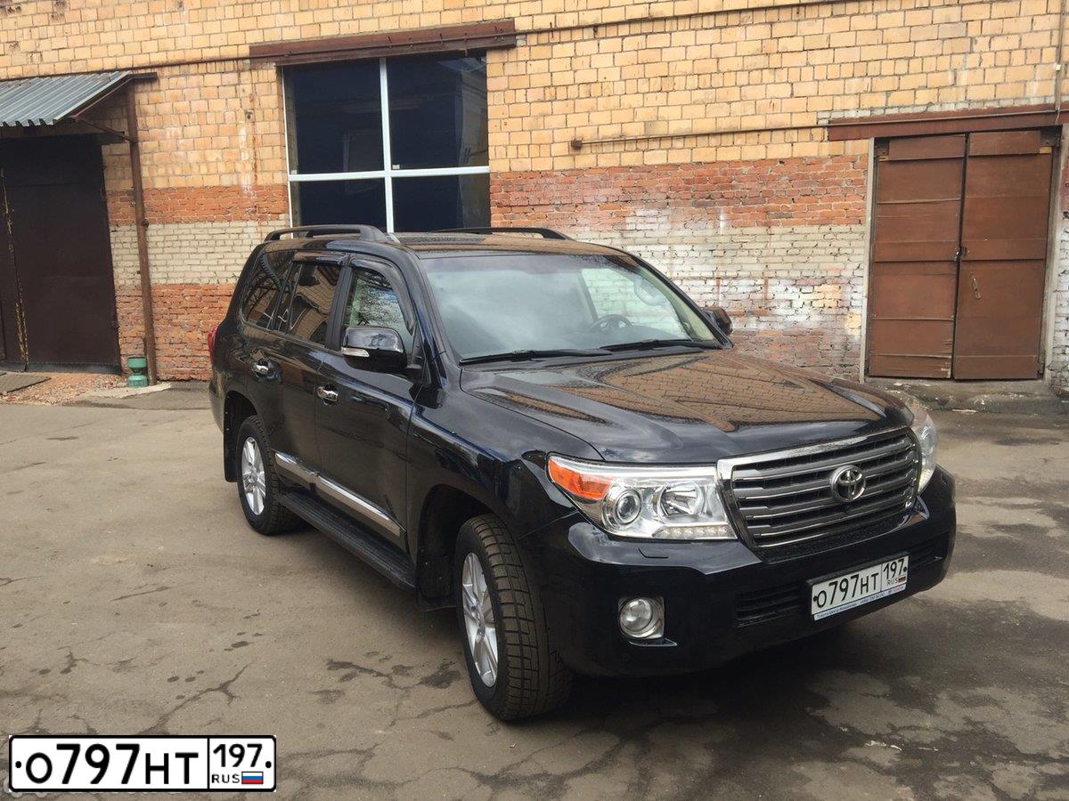 Фото автомобиля TOYOTA LANDCRUISER 200, 2012 — госномер О797НТ197. Цвет: ЧЕРНЫЙ